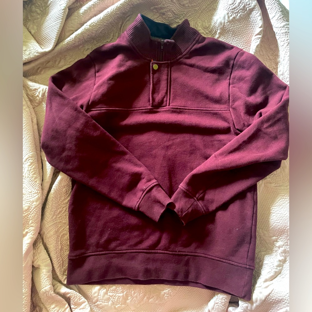 Signature Quarter-Zip Sweatshirt,used condition. Maroon/burgundy color. Size M.